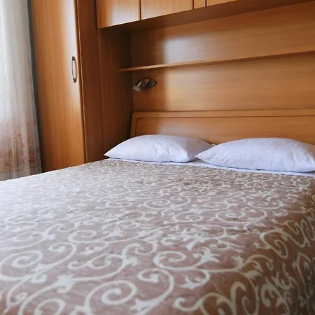Apartment In 34158
