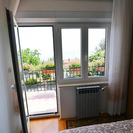 In 34158 Mošćenička Draga